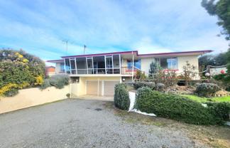 27 Newcastle Street, Hampden