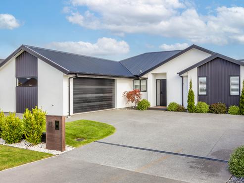 13 Selfe Crescent, Burwood