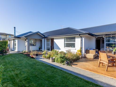 37 Blackadder Road, Pegasus