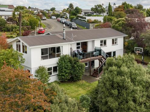 13 Kingsley Place, Richmond