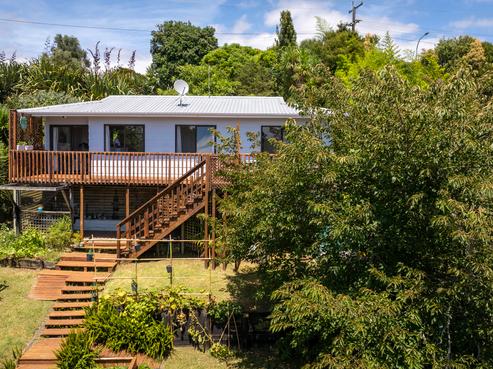 38 Main Road, Raglan