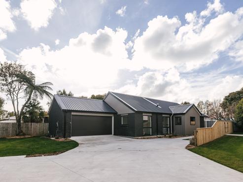 8 Cypress Way, Levin