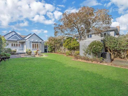 30 Cornwall Park Avenue, Epsom