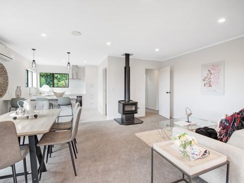 2/4 Eagle Place, Red Beach