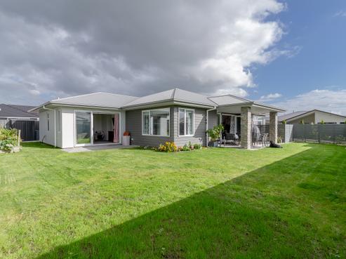 12 Young Place, Taradale