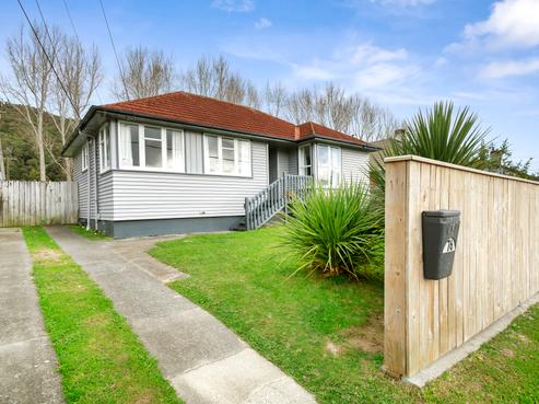 76 Strand Crescent, Naenae