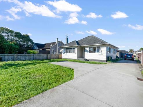 8 Martin Road, Manurewa