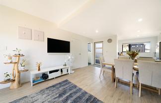 45 Eileen Newey Place, Henderson