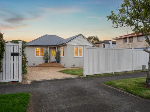30 Newcastle Terrace, Mount Albert