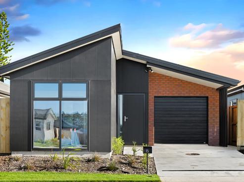 15 Waruhia Crescent, Rototuna North