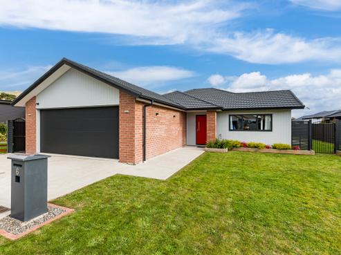 6 Salisbury Crescent, Trentham