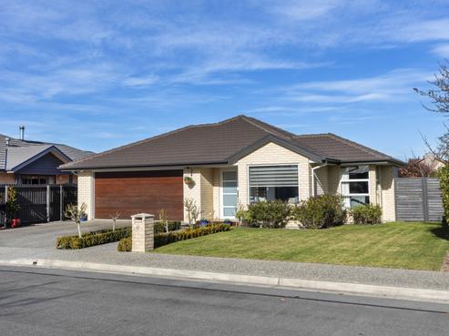 61 Brookwater Avenue, Northwood