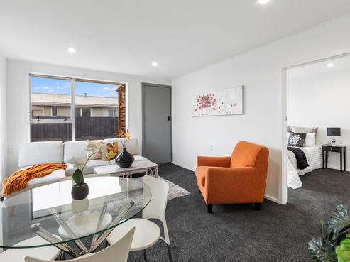 2/560 Hereford Street, Linwood