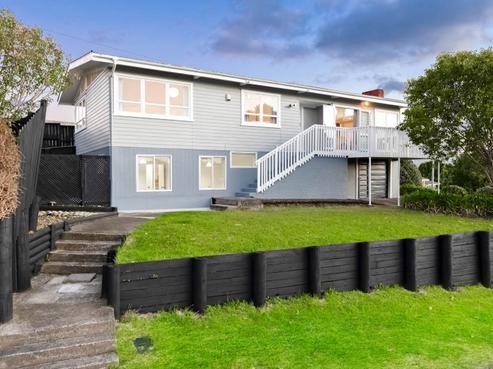 122 Vodanovich Road, Te Atatu South