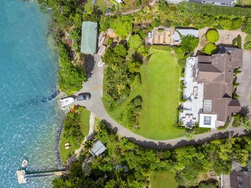 9 Young Street, Mahurangi East