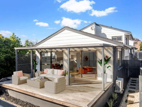 2/17 Oliver Street, Point Chevalier