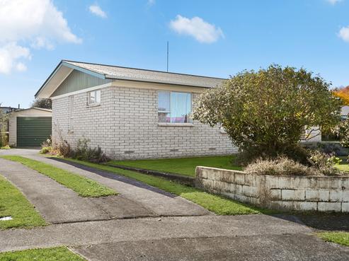 6 Dickens Place, Leamington