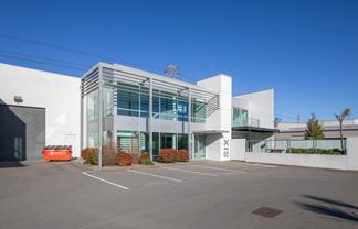 Versatile Showroom/Office & Warehouse