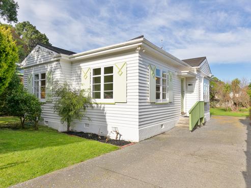 16 Athens Street, Miramar