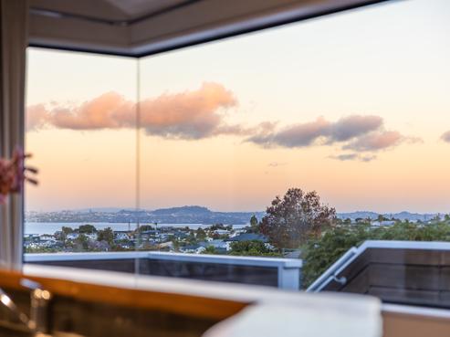1/11 Bernleigh Terrace, West Harbour