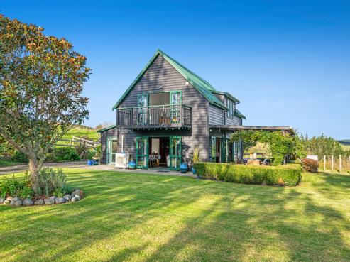 88 Pipitiwai Drive, Helensville