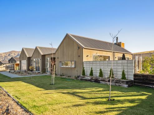 7 Kyeburn Street, Wanaka