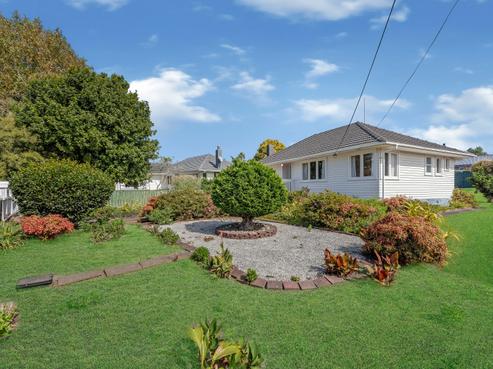 71 Beach Road, Te Atatu Peninsula