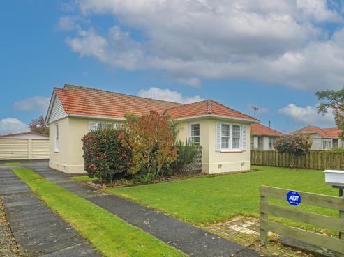 112 Savage Crescent, West End