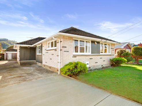 7 Holyoake Crescent, Avalon