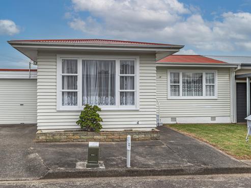 9 Ely Place, Levin