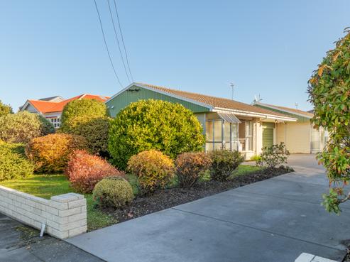 141A Hills Road, Edgeware