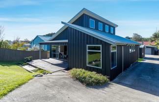 6 Kent Avenue, WAITARERE BEACH