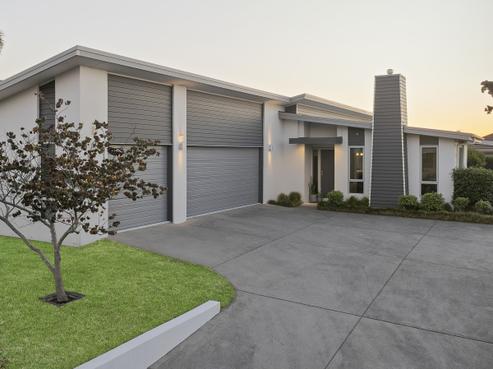18 Eastridge Terrace, Huntington