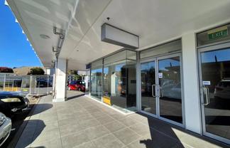 High-Profile Corner Retail/Office Te Atatu South
