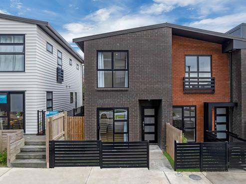 24 Rauemi Way, Te Atatu South