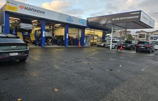 3 Bay Workshop in Prime Location 