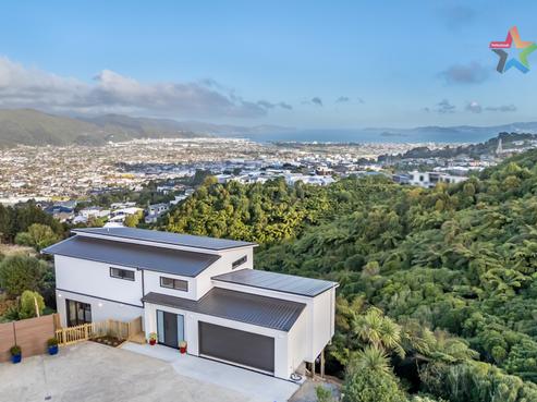 13A Winifred Way, Belmont