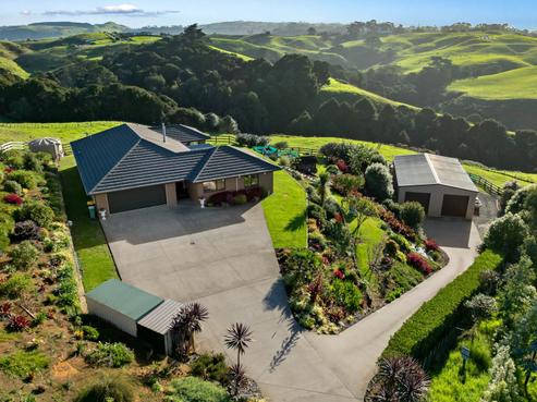 1096D Awhitu Road, Pollok