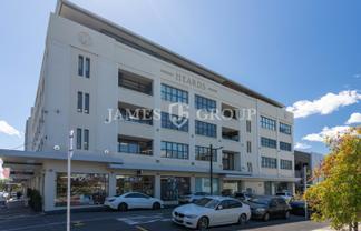 CENTRAL PARNELL OFFICE WITH BOARDROOM & KITCHEN