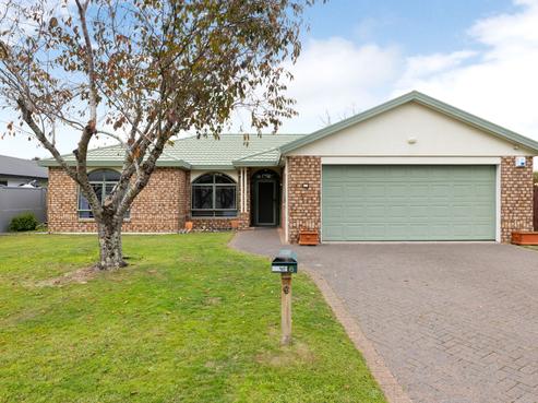 6 Bouverie Crescent, Flagstaff