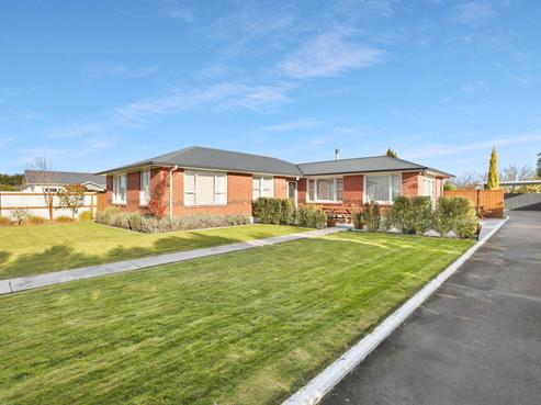 72 Beach Road, Hampstead