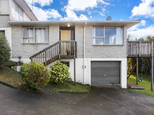 2/74 Chivalry Road, Glenfield