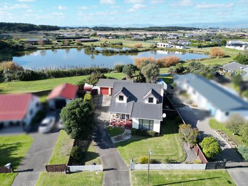 38 Hennessy Street East, Foxton Beach