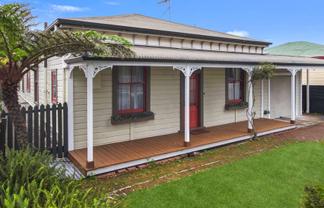 127 Linton Street, West End