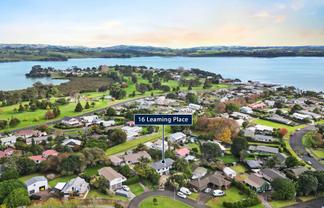 16 Leaming Place, Clarks Beach