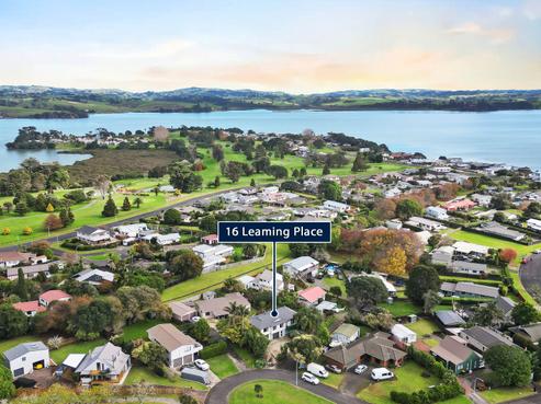 16 Leaming Place, Clarks Beach