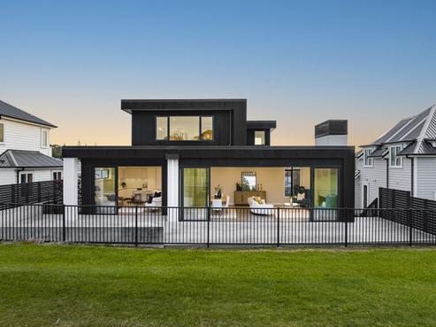 14 Third Fairway Place, Albany