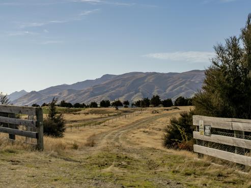 242 Pukerangi Drive, Queensberry