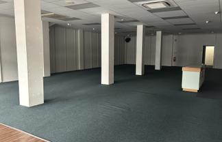Large retail shop in central location
