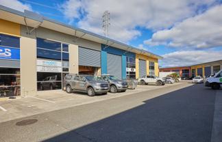 Quality office and warehouse in Grenada